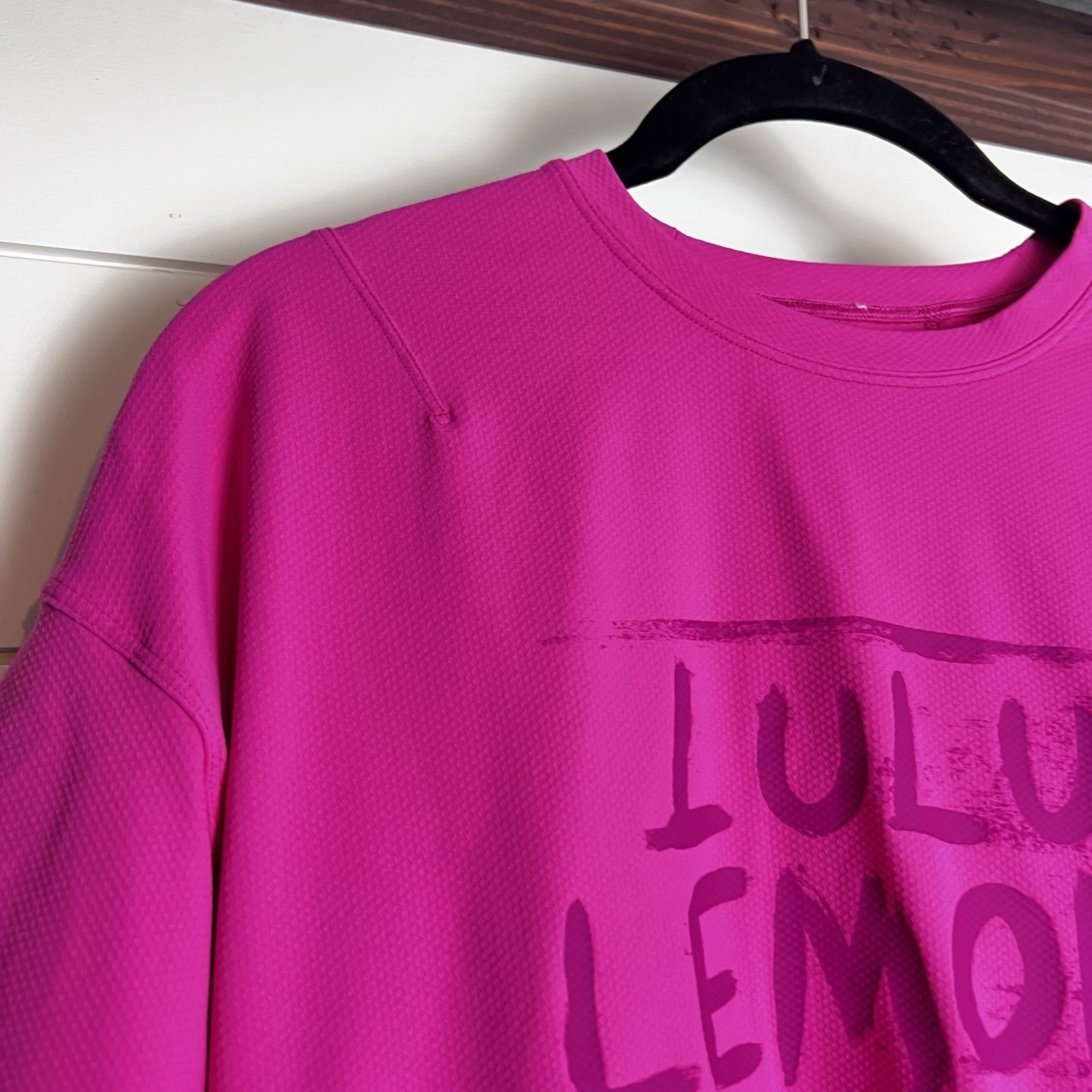 Lululemon Abrasion-Resistant Training T-Shirt Ed Curtis Sonic Pink Size 6?