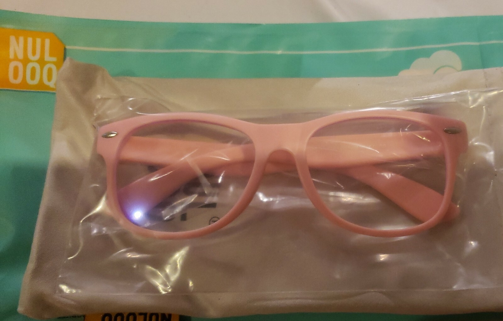 Nulooq Blue Light Blocking Computer Glasses for 3 to 12 yrs. 5 1/4 in bridge