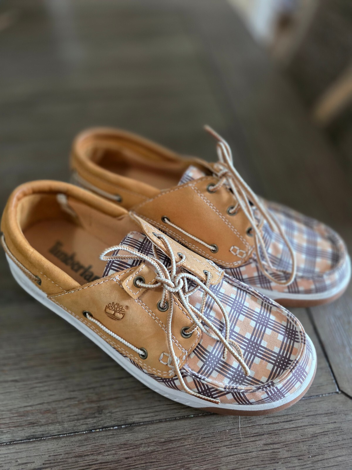 Timberland Women’s 8.5M Plaid and Tan Leather Deck Shoes, Excellent Condition