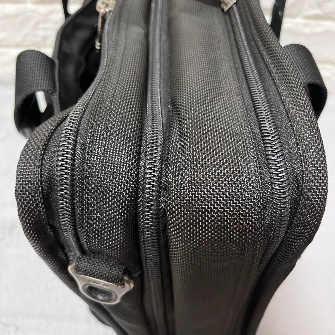 TUMI Alpha 26141D4 Black 2Way Expandable Briefcase 2 Compartment Auth