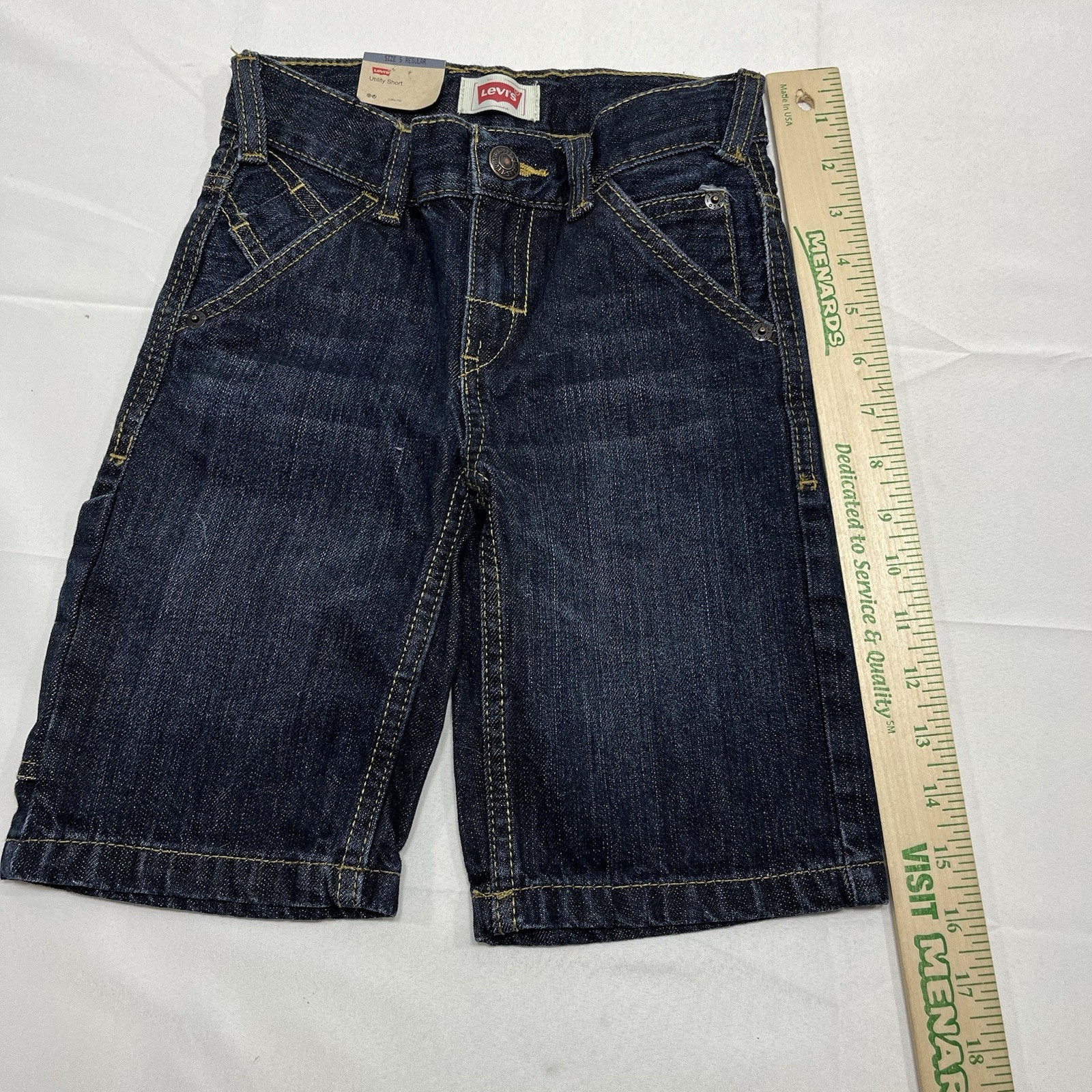 NWT Levi’s Utility Shorts Blue Denim Jean 5 Reg Waist Size 20″ Inseam 8” NEW