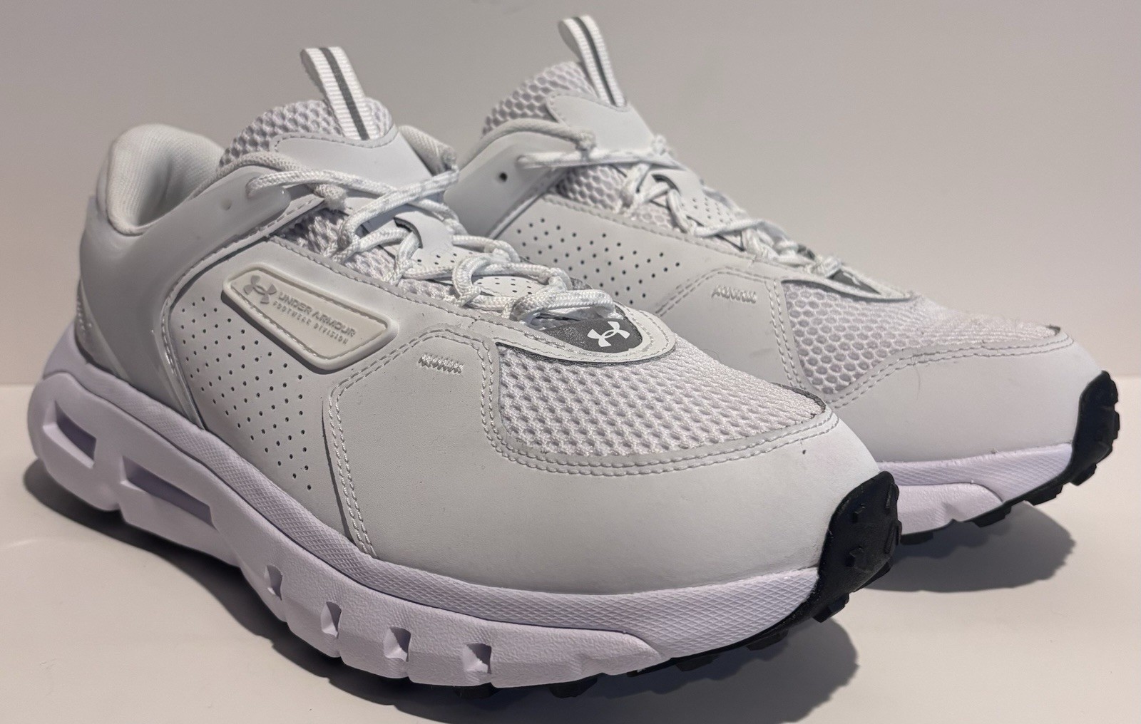 Under Armour UA Summit Trek Men’s Sneakers Shoes White / White / Blanc Size 10