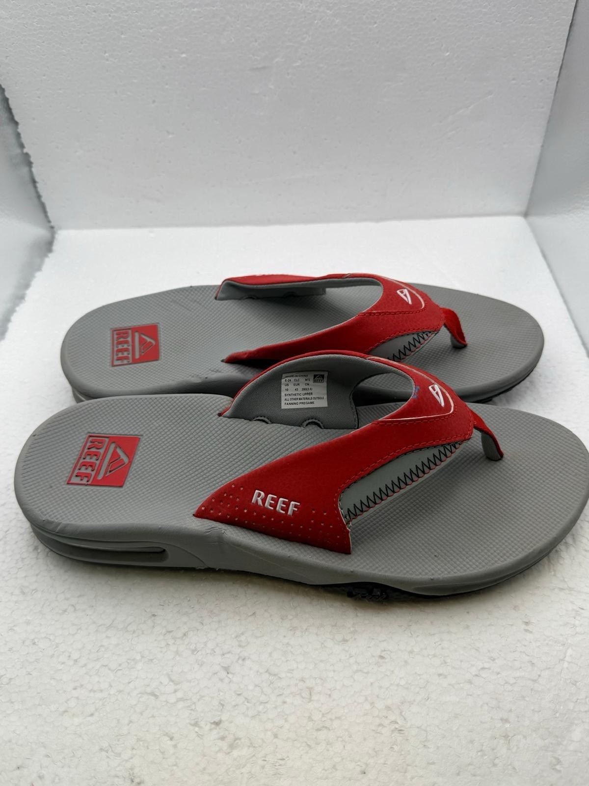 Reef Fanning Tailgate Gray Red Bottle Opener Sandals Men’s Sz 10