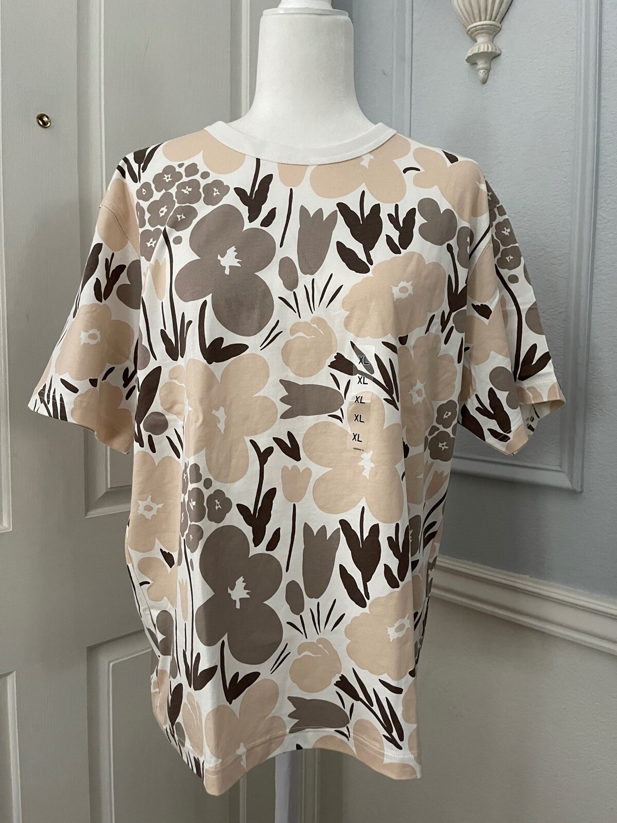 NWT Uniqlo x Marimekko Women’s Short Sleeve T-shirt Light Natural Size XXL