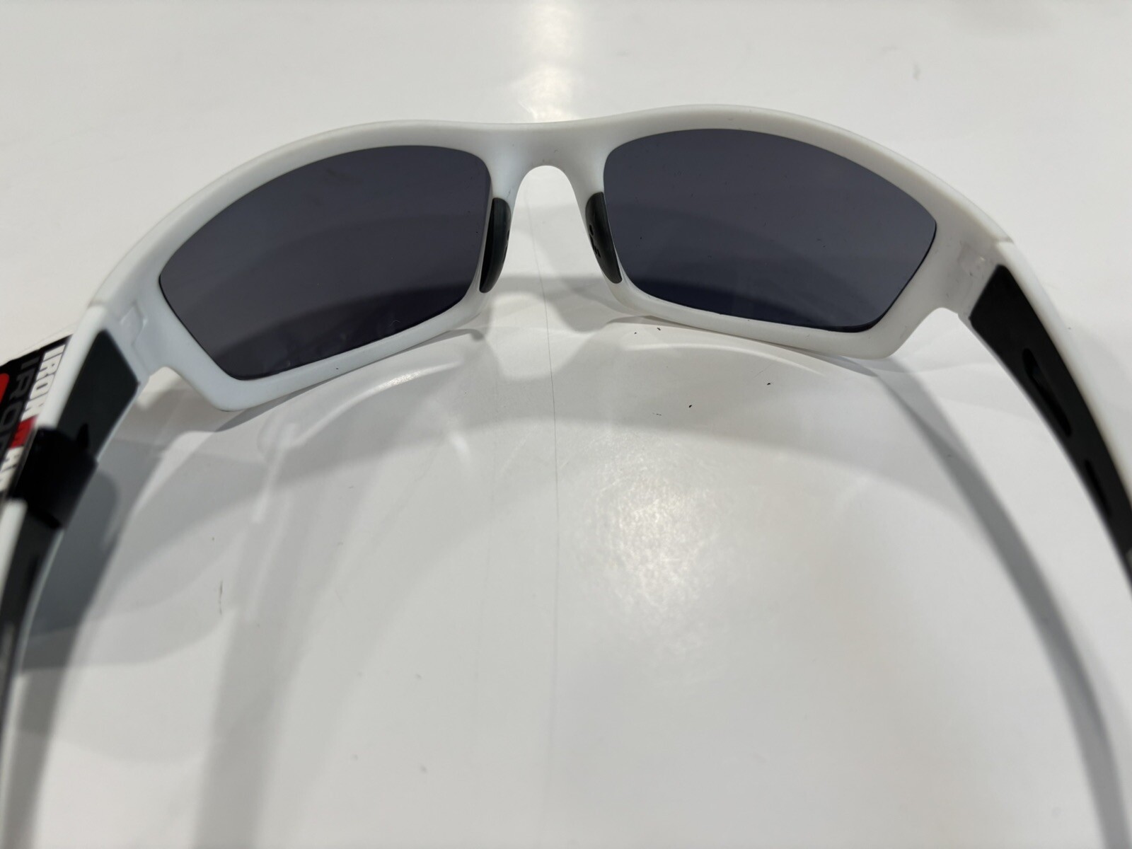 Foster Grant Sunglasses IF 1902 White New! w/Free Pouch