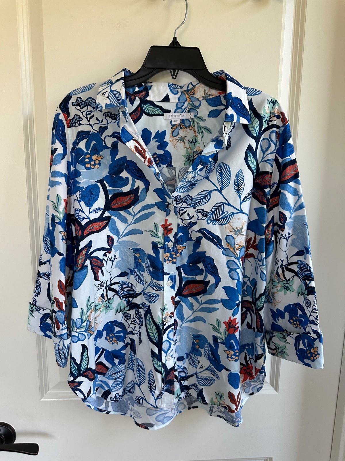 Chico’s No-Iron Stretch Shirt White w Blue Floral Chico’s 2 (Large / US 12)