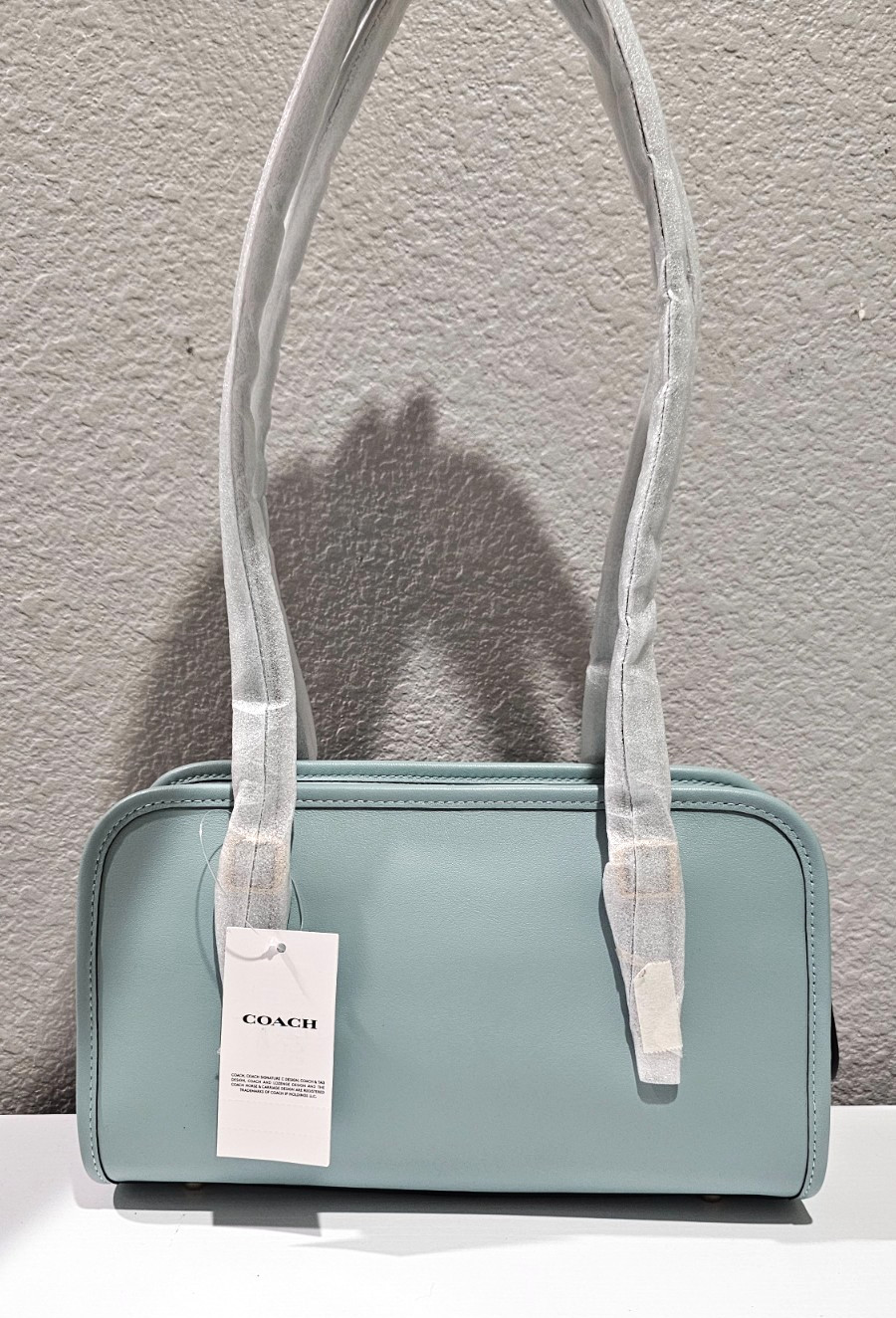 COACH NWT CM565 Swing Zip 25 Shoulder Bag LIGHT BLUE Glovetanned Leather