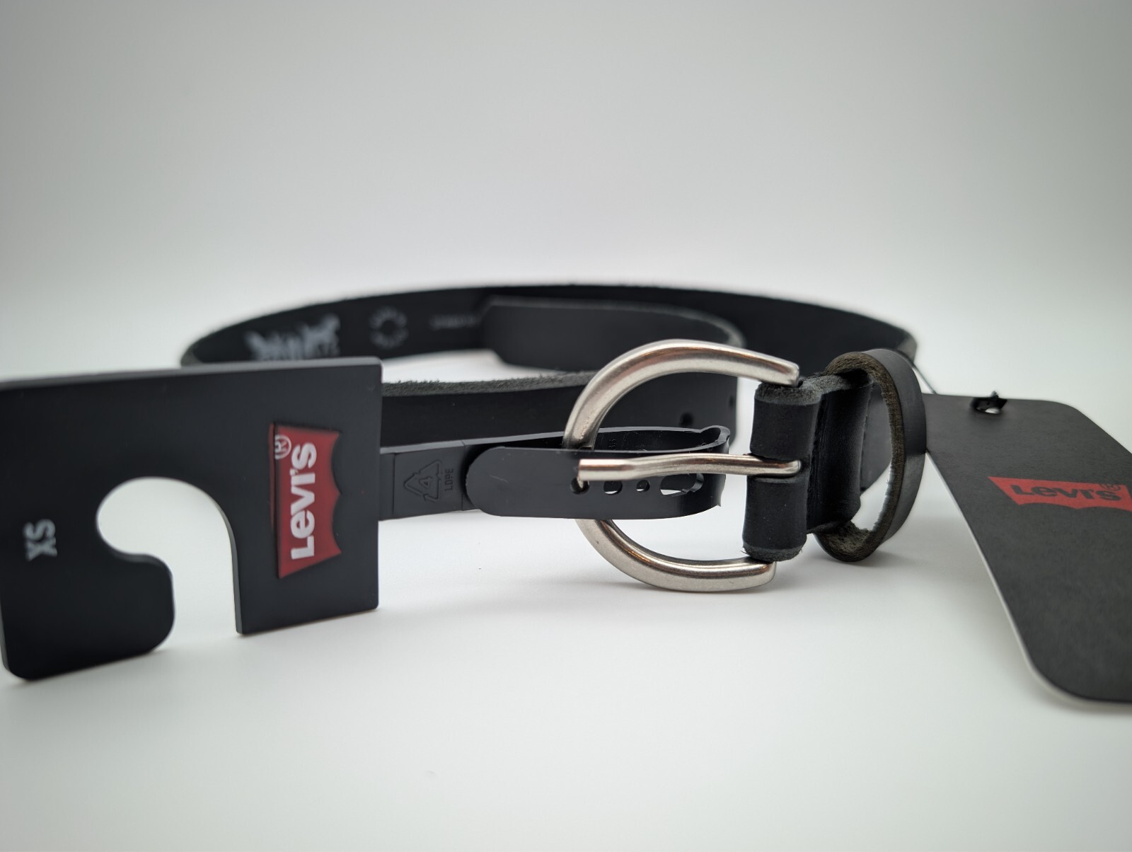Levi’s 100% Full Grain Bovine Leather Belt, Size: XS 75/30 Brand New with tags