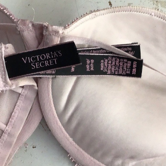 Victorias Secret Very Sexy Strappy Push-Up Bra 32B Lace Light Pink Adjustable St