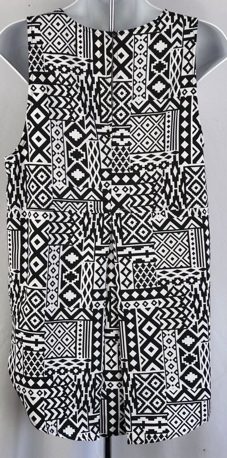 Faded Glory sleeveless silky Tank top M Blk/Wht Aztec Pleated Retro Boho Y2K