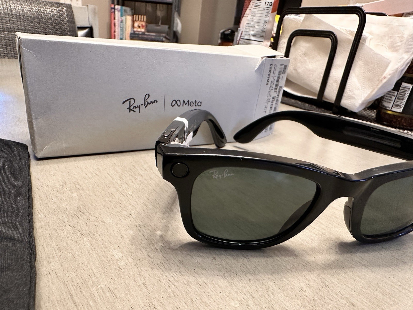 Rayban Wayfarer Pair Non-Tech Glassess