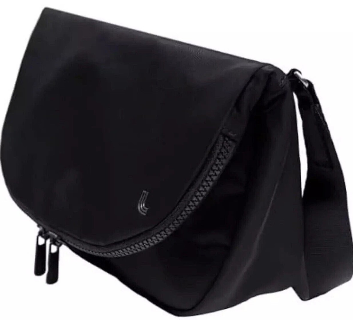 LOLE Adjustable Crossbody Bag Flap Magnetic Closure One Size Purse Bag
