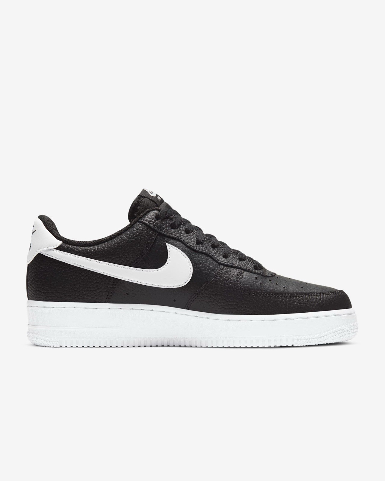 Men’s Size 9.5 Nike Air Force 1 ‘07 Black White CT2302-002 ((No Lid))