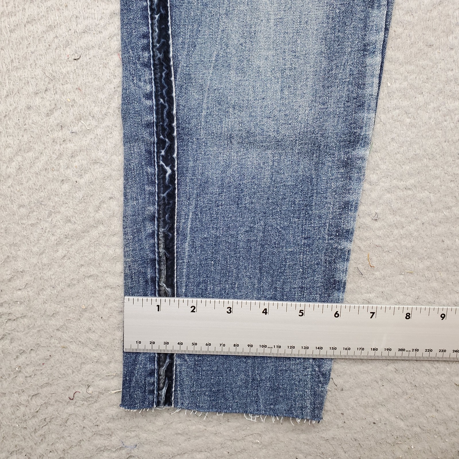 Bianco Jeans Womens Size 31 Blue Denim Stretch Whiskered Frayed Hem Straight Leg