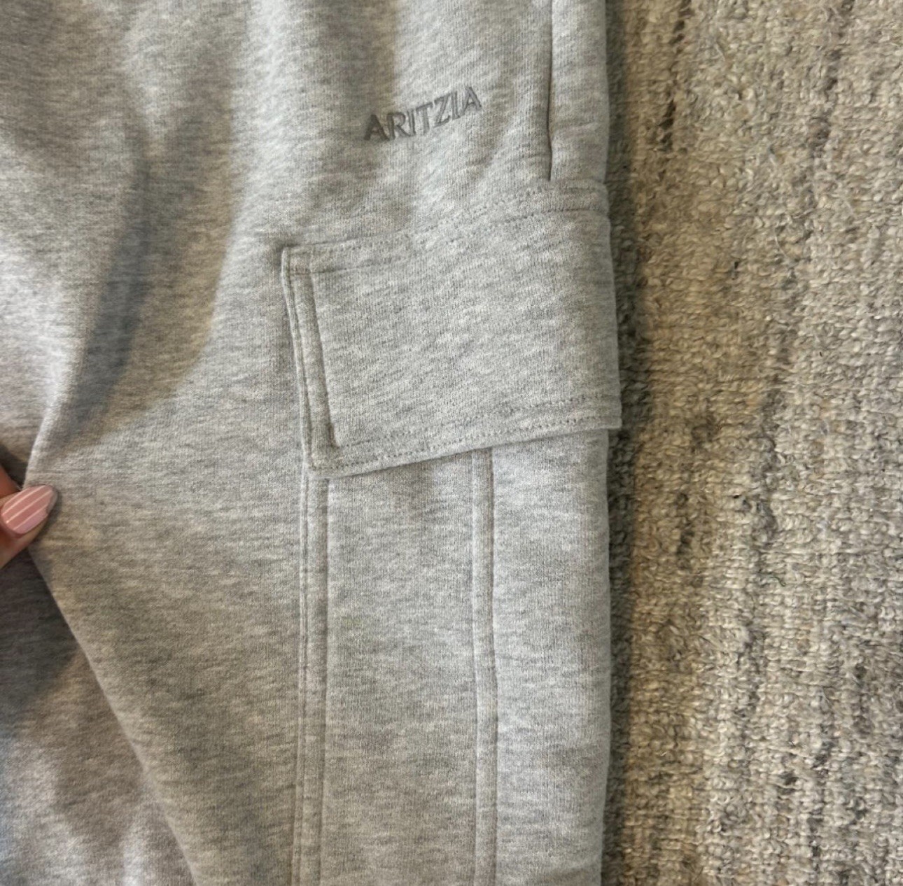 Aritzia Cozy Sweat fleece Mega Cargo Sweatpants MEGA FIT Women’s SZ Small Reguar