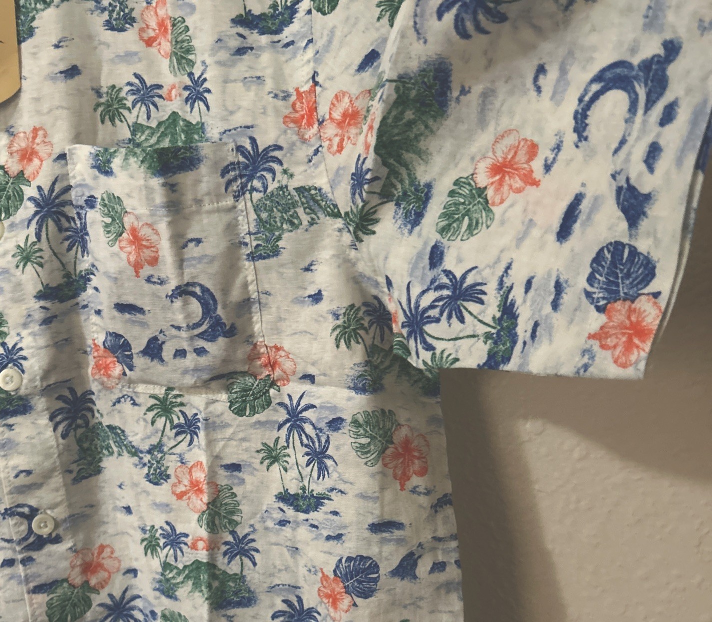 Tommy Bahama Men’s Tropical Hawaiian Shirt Multi Colors Button Down Size M.