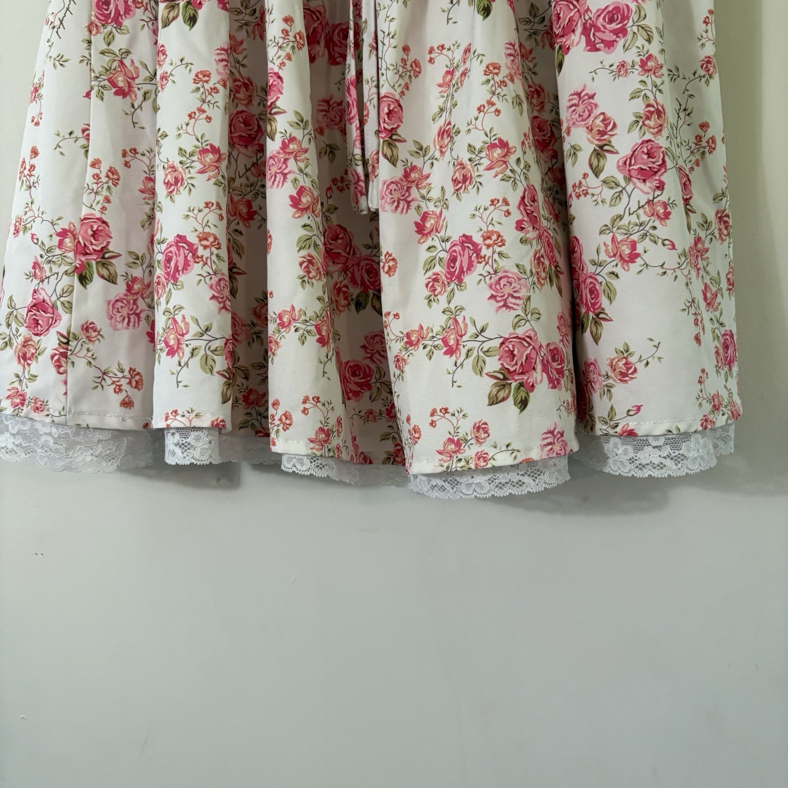 Women’s M White Pink Green Floral Fit & Flare Square Neck Lace Trim Dress