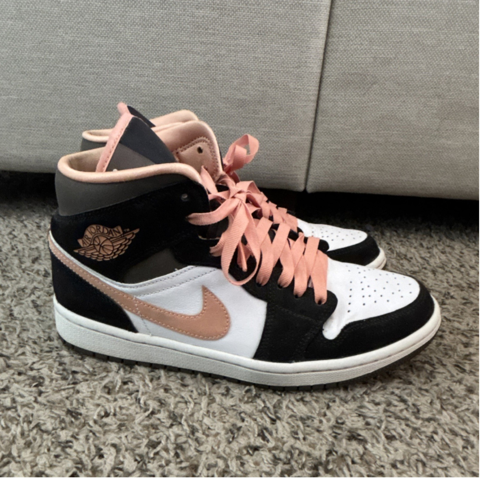 Jordan Air Jordan 1 Mid DH0210-100 Black/White/Pink Colorblock Lace-Up Men
