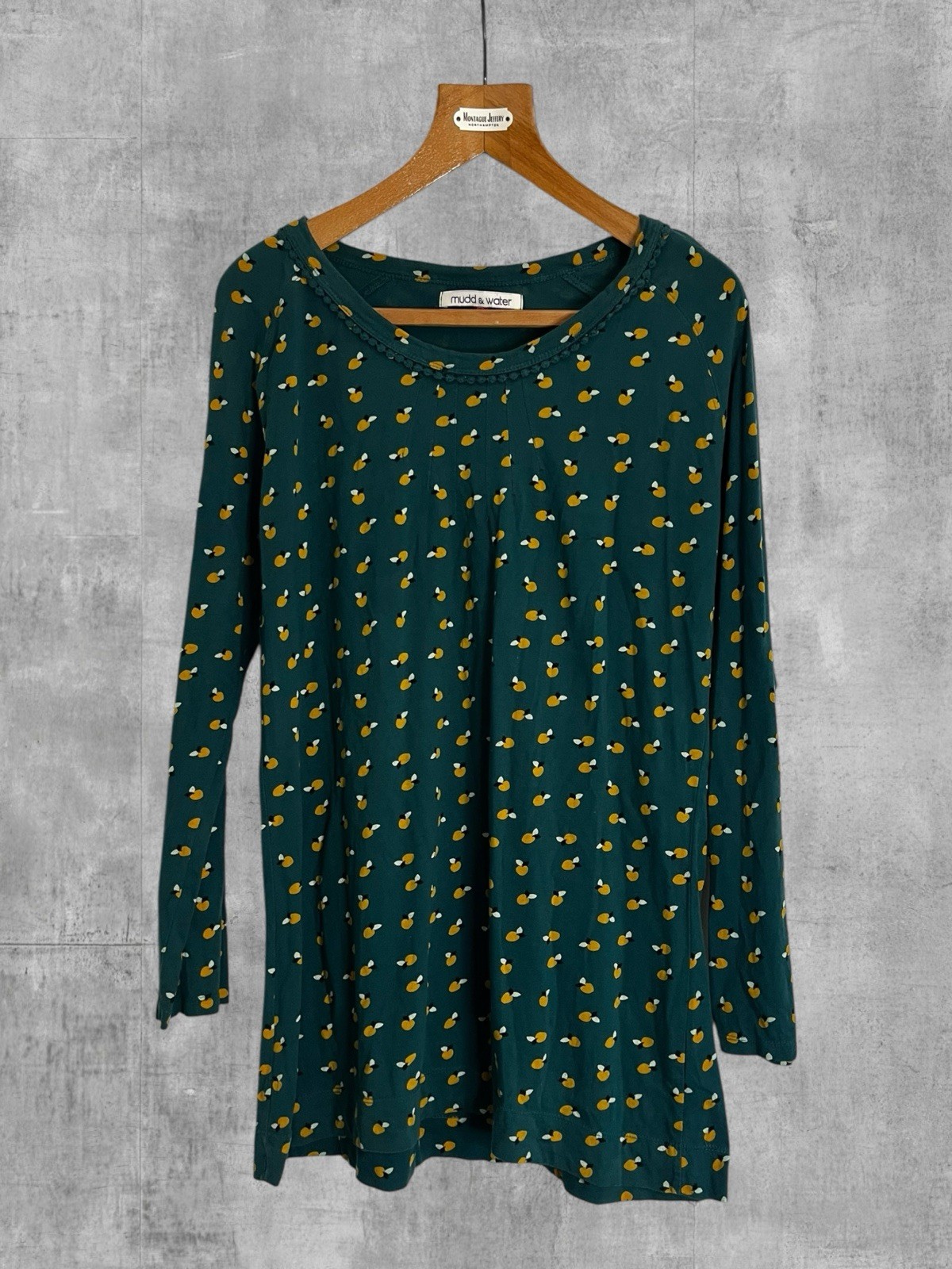 Mudd & Water long sleeve top In dark green With Fruit Print & Lace Size 14