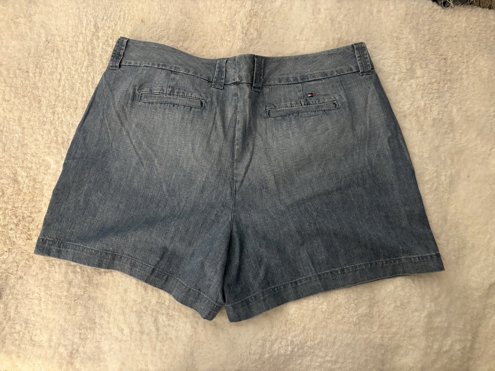Tommy Hilfiger Women’s Blue Chambray Chino Shorts Size 16 Classic Fit Mid Rise