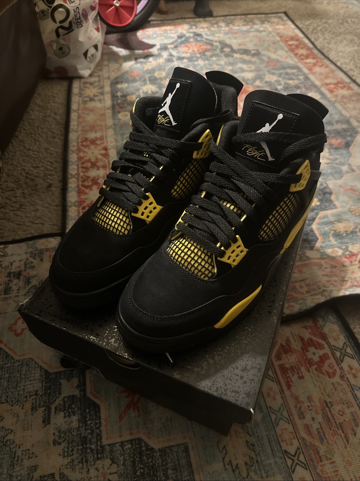 Size 11 – Jordan 4 Retro Mid Thunder