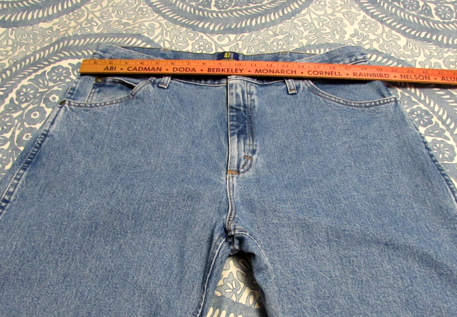 VTG Wrangler 47MWZ Jeans Men 37×31 Blue Denim Light Wash Cowboy Cut US Fabric