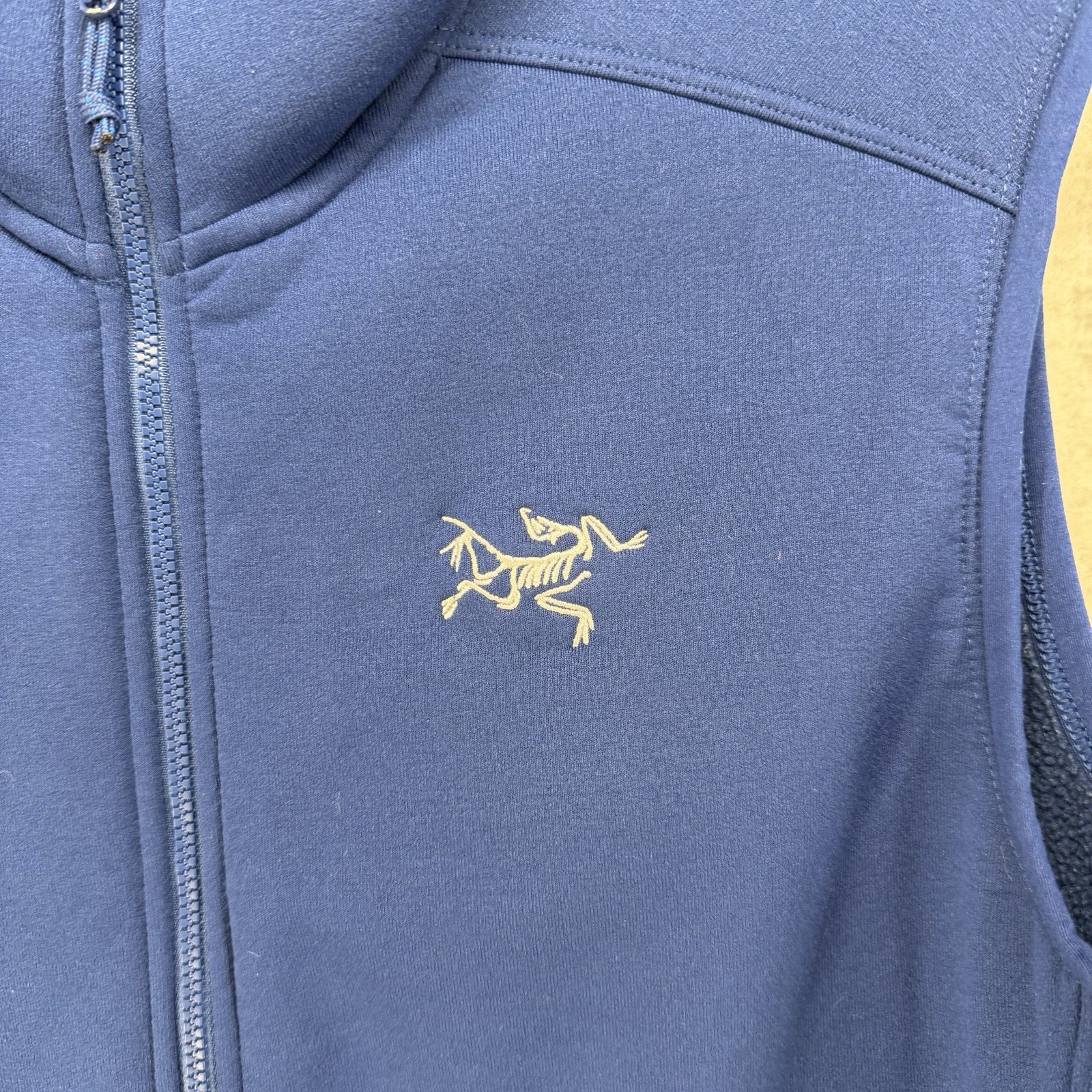 Arcteryx Vest Men M Blue Kyanite Softshell Fleece Lined Hike Sleeveless Jacket