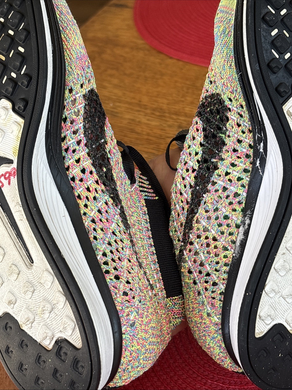 Nike Flyknit Racer Multicolor Rainbow 526628-004 Men 4.5 Women 6 READ FLAWED