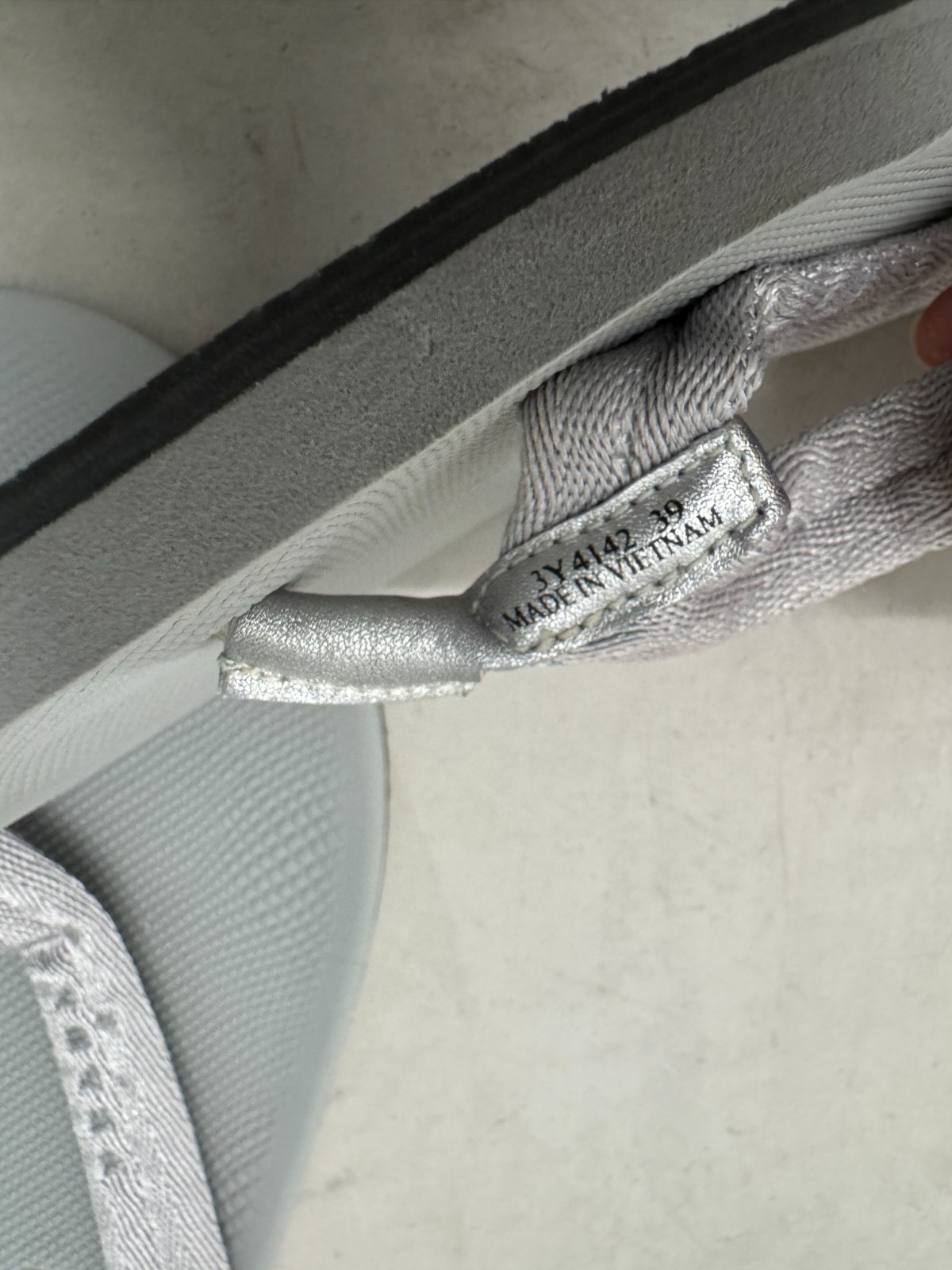 PRADA Grey Rubber Flip Flops Sandals Silver V Strap Synthetic UK6 EU39