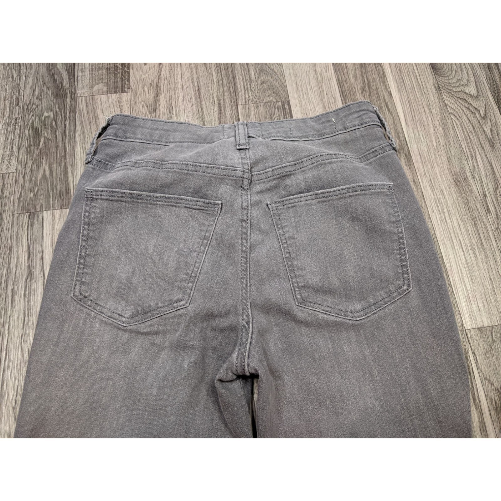 Universal Thread Womens Size 2 / 26 R High Rise Skinny Grey Denim Jeans