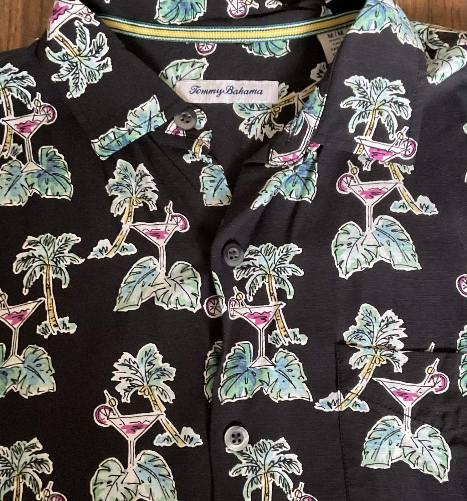 Tommy Bahama Button Up Shirt Men M Martini Cocktail Hawaii Medium Short Sleeve