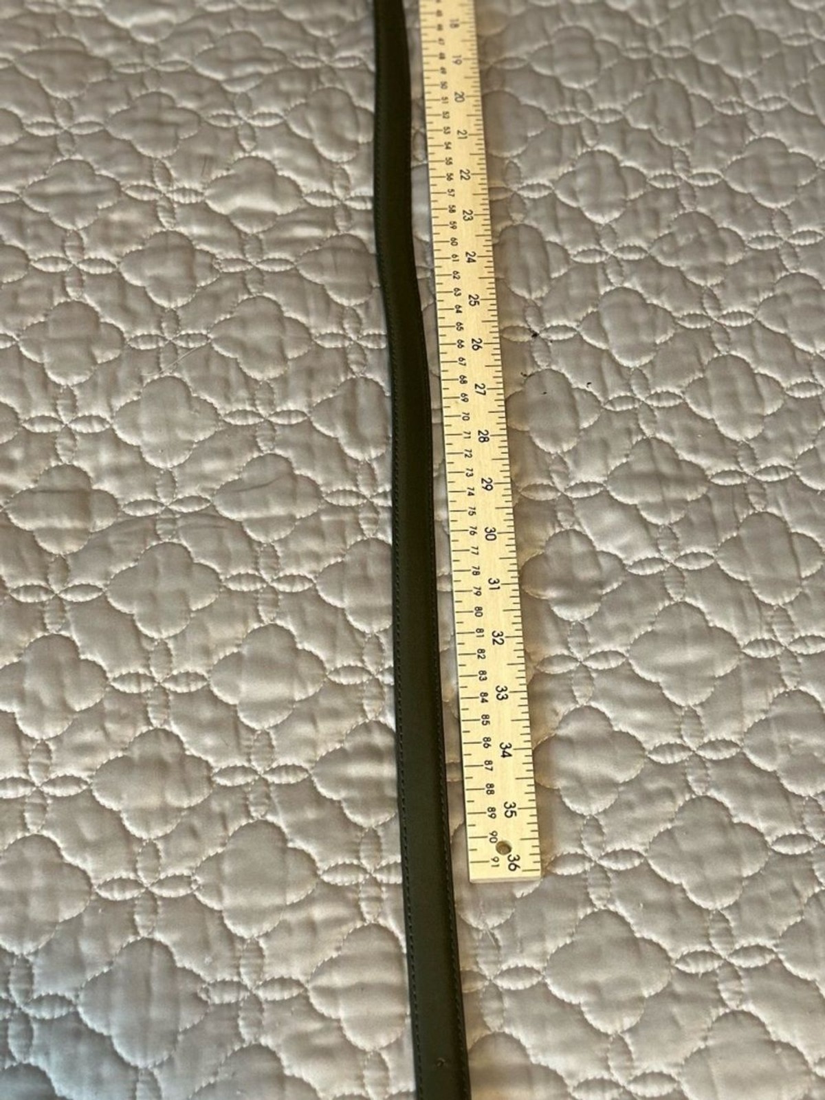 Source Unknown Grayish/Green Slim Leather Belt with Gold Buckle