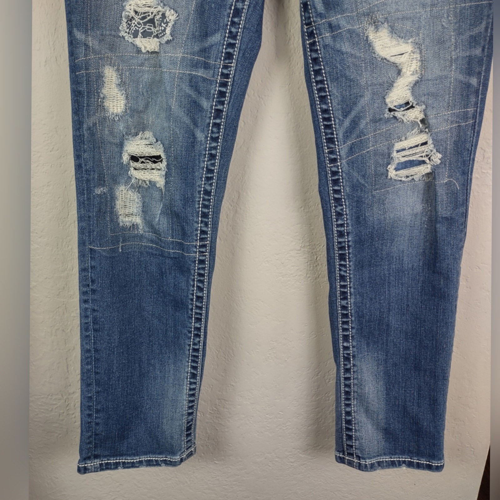 Miss Me Torn Contrast Destoyed Patch Boyfriend Ankle Jeans JB5151A329 Size 27