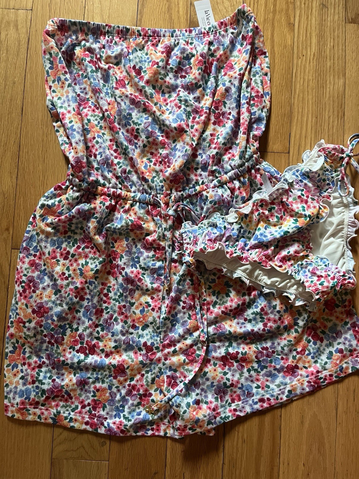 La vie en rose bathing suit bottoms Small NWT Cover Up
