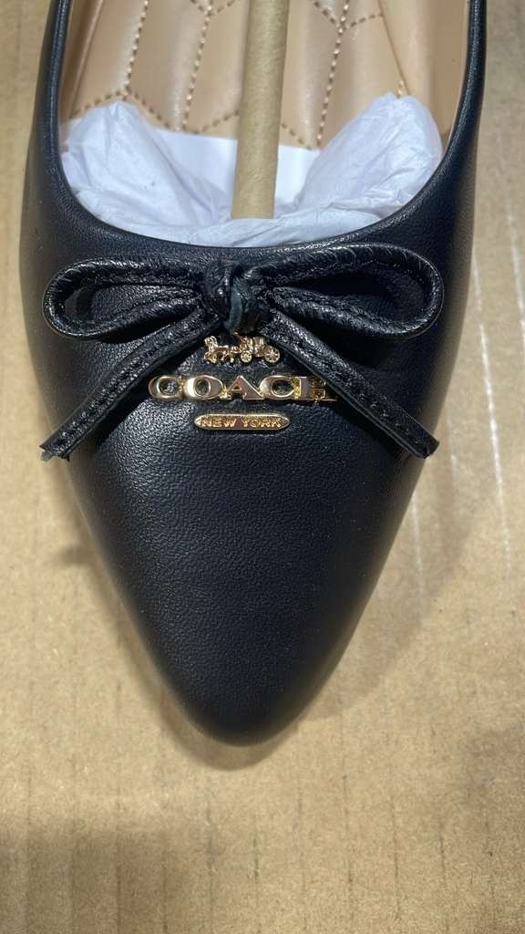Coach Women’s C2911 Annabel Leather Ballet. Size 7.5 B Color Black see pictures