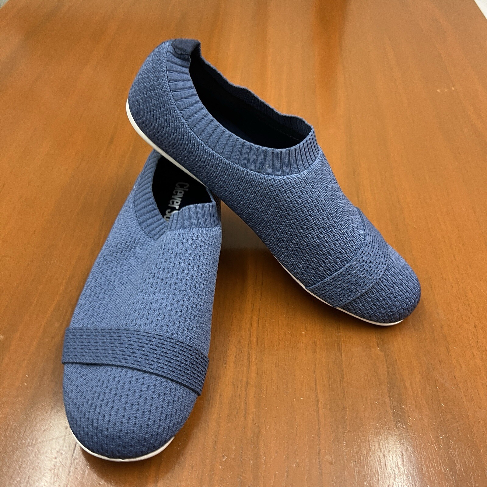 Men’s Clever Soles Blue Form Fitting Comfort Shoes Size 10 NWOT