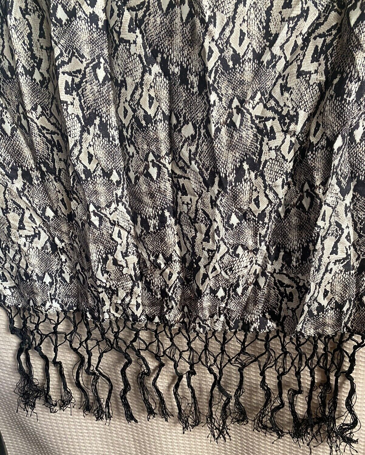 Ann Taylor Silk Animal Print Scarf 23 in x 62 in (not including tassels) NEW!