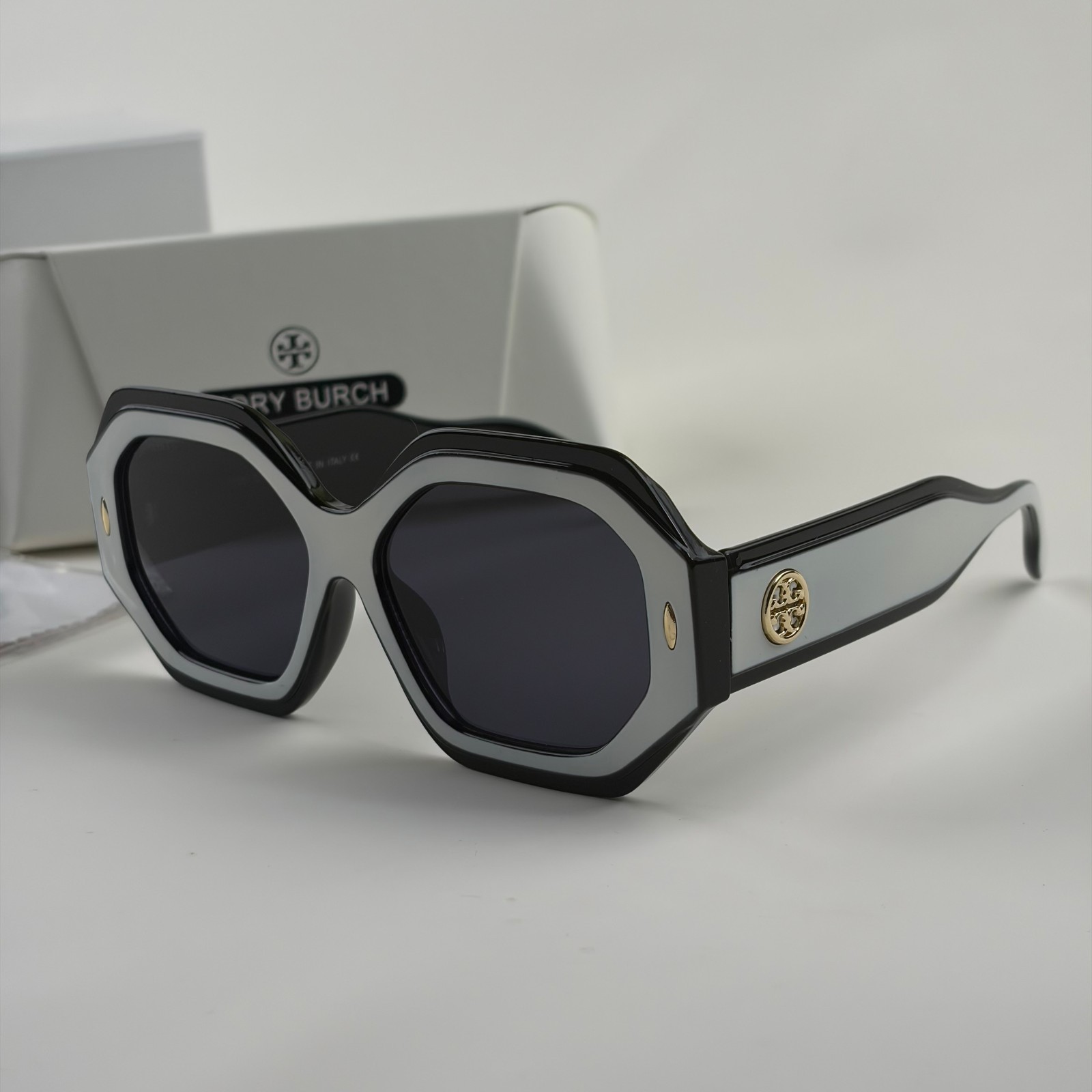 New In Box – Tory Burch Oversized Geometric Sunglasses Black Retro Square 52mm