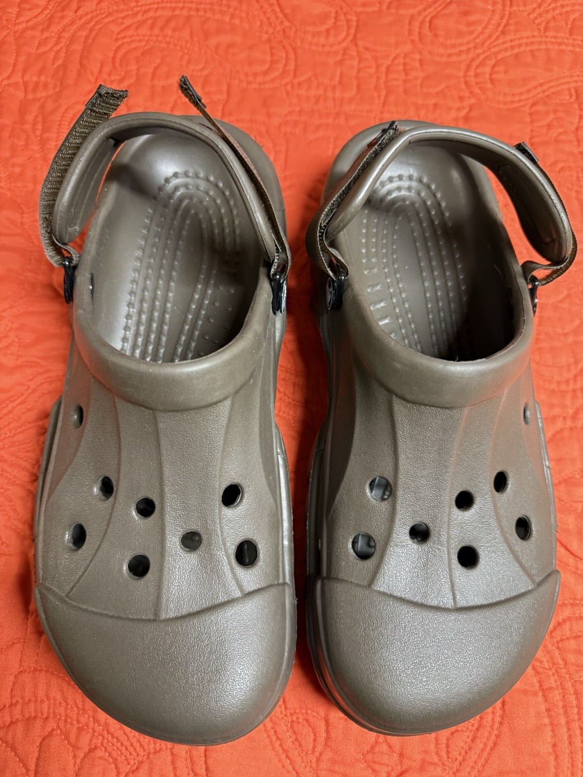 Crocs Offroad Sport Gray Clog Sandals Unisex Adults US 10 Men’s/US 12 Women’s