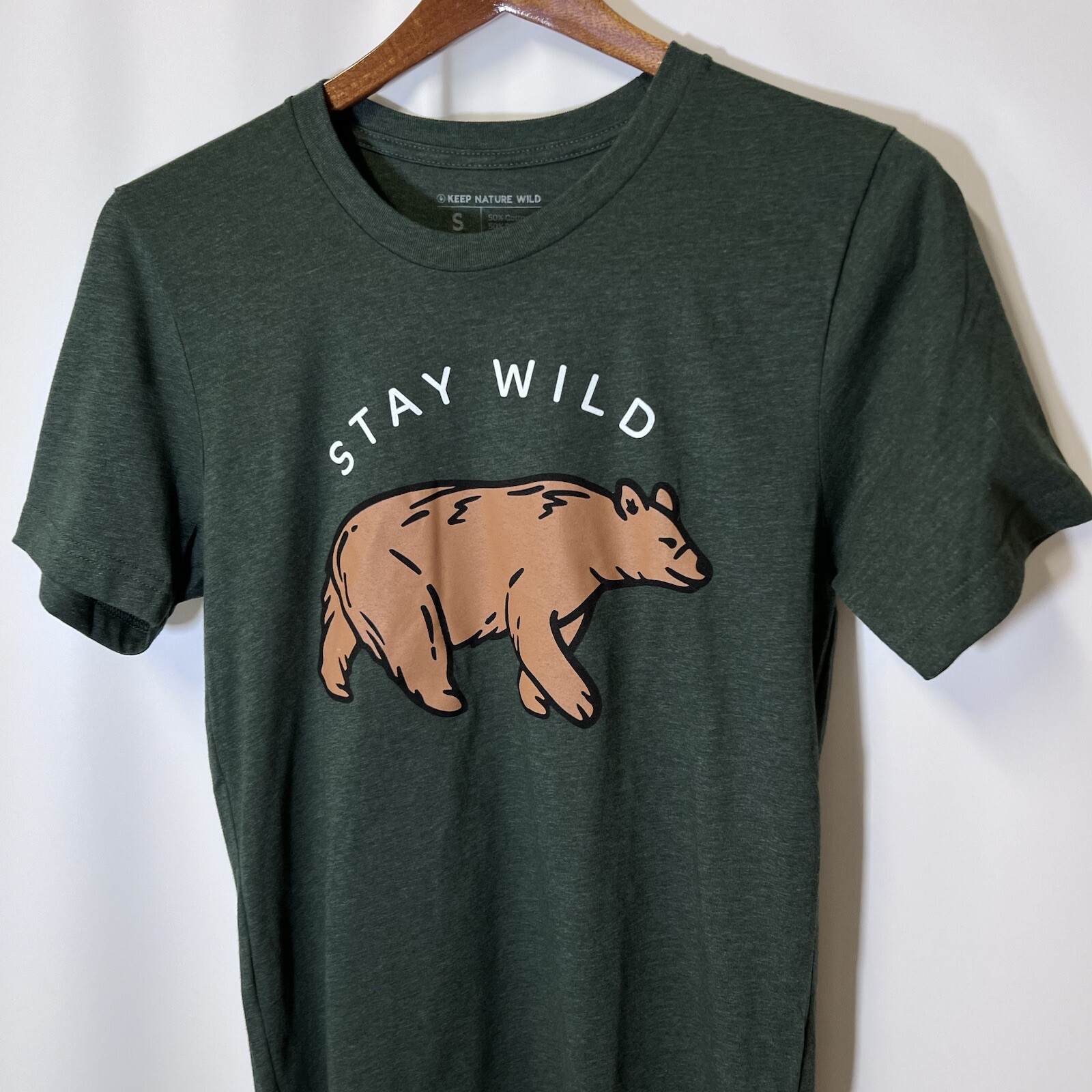 Keep Nature Wild Women’s Small Green STAY WILD T Shirt Bear Outdoor Nature