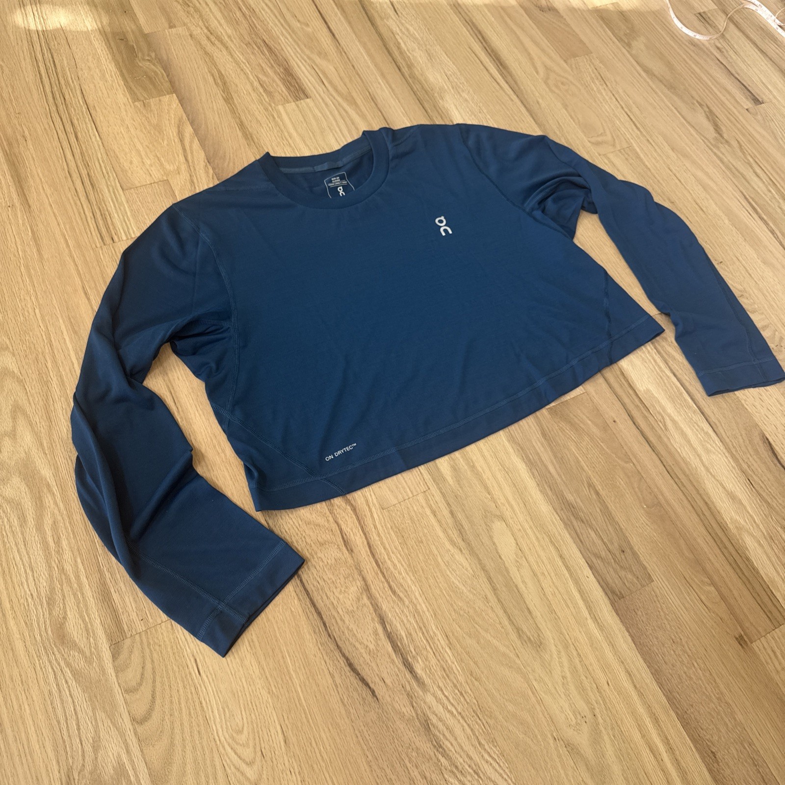 ON CLOUD Train Long Sleeve Crop Cropped Athletic Top Dark Teal, Size Medium
