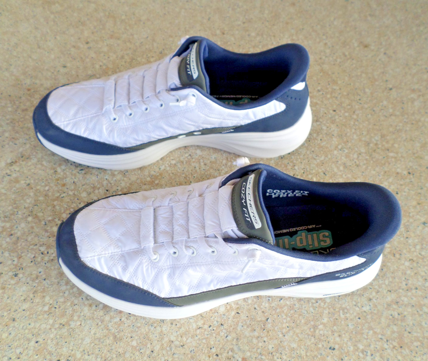 NEW Skechers Slip-Ins White and Navy Contour Foam Cozy Fit Loafers. Men’s 11