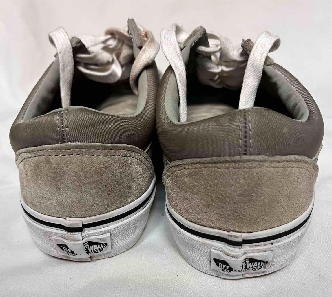 Vans Beige Suede/Leather Casual or Skateboarding Shoes #721454 Men 6.5 Women 8