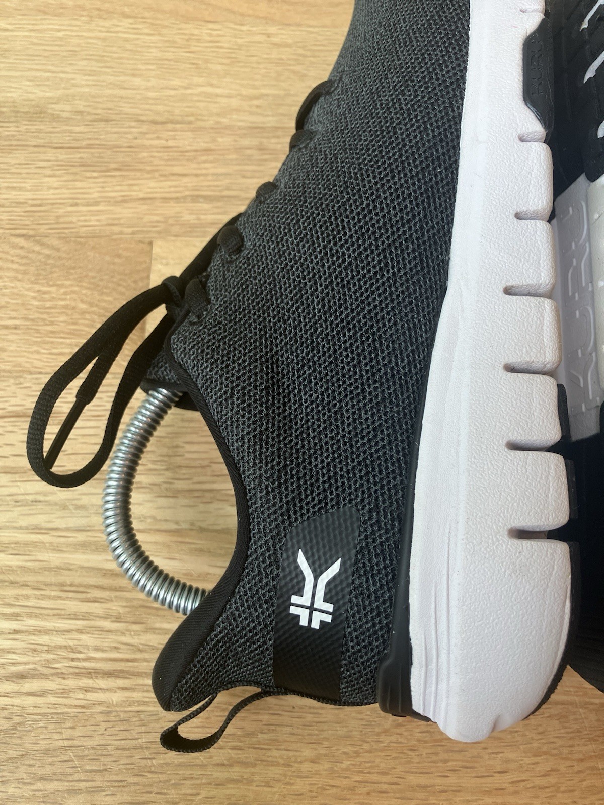 Kuru Flex Via Women’s 8 Wide Sneaker Jet Black White Mesh Lace Up Shoe Running