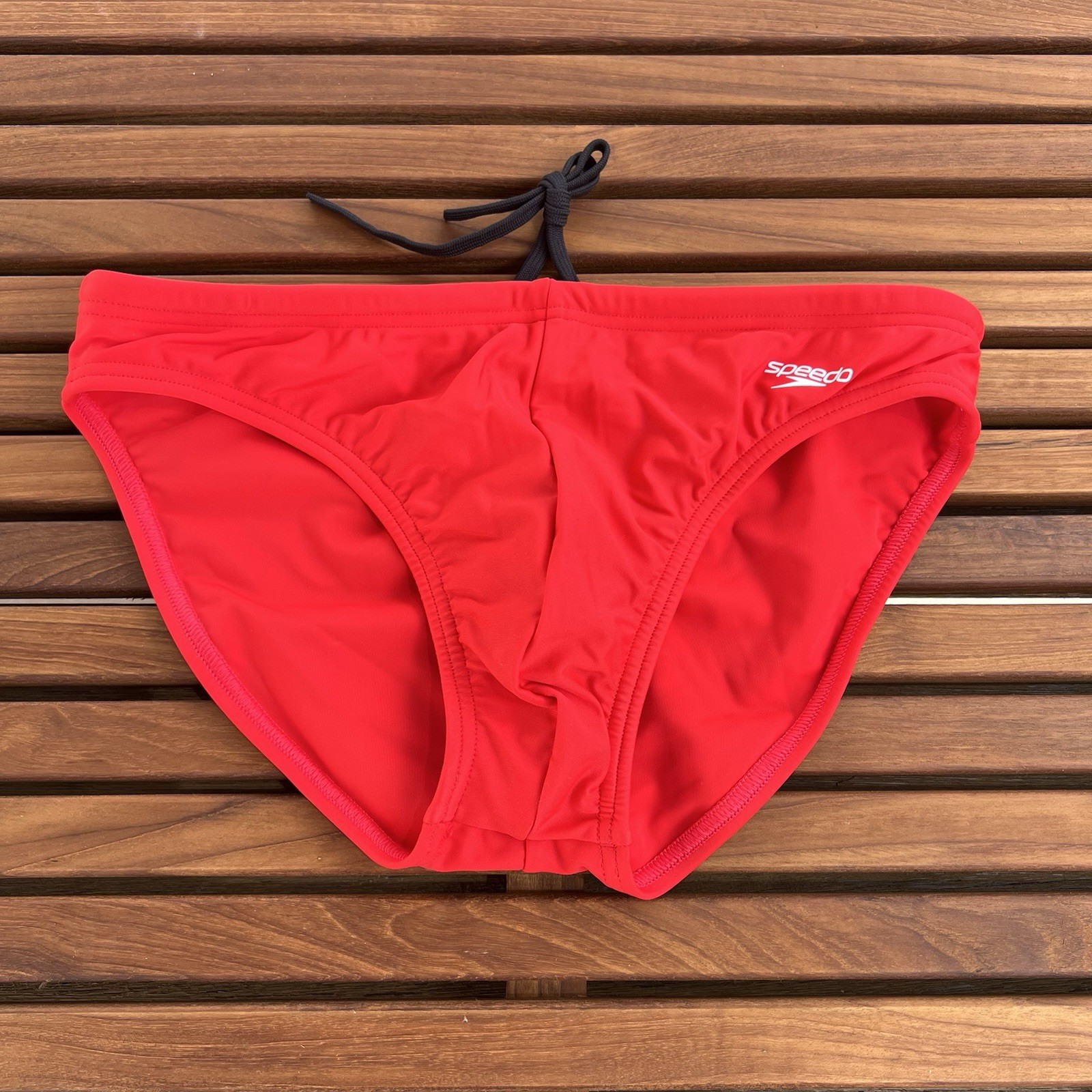 Speedo Men Red solar swim brief bikini Swimwear size 30 32 34 36 38