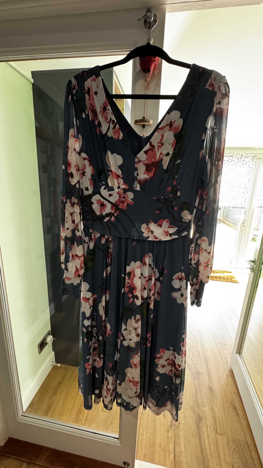 Ladies pale blue floral v-neck dress – Jolie Moi – U.K. Size 14