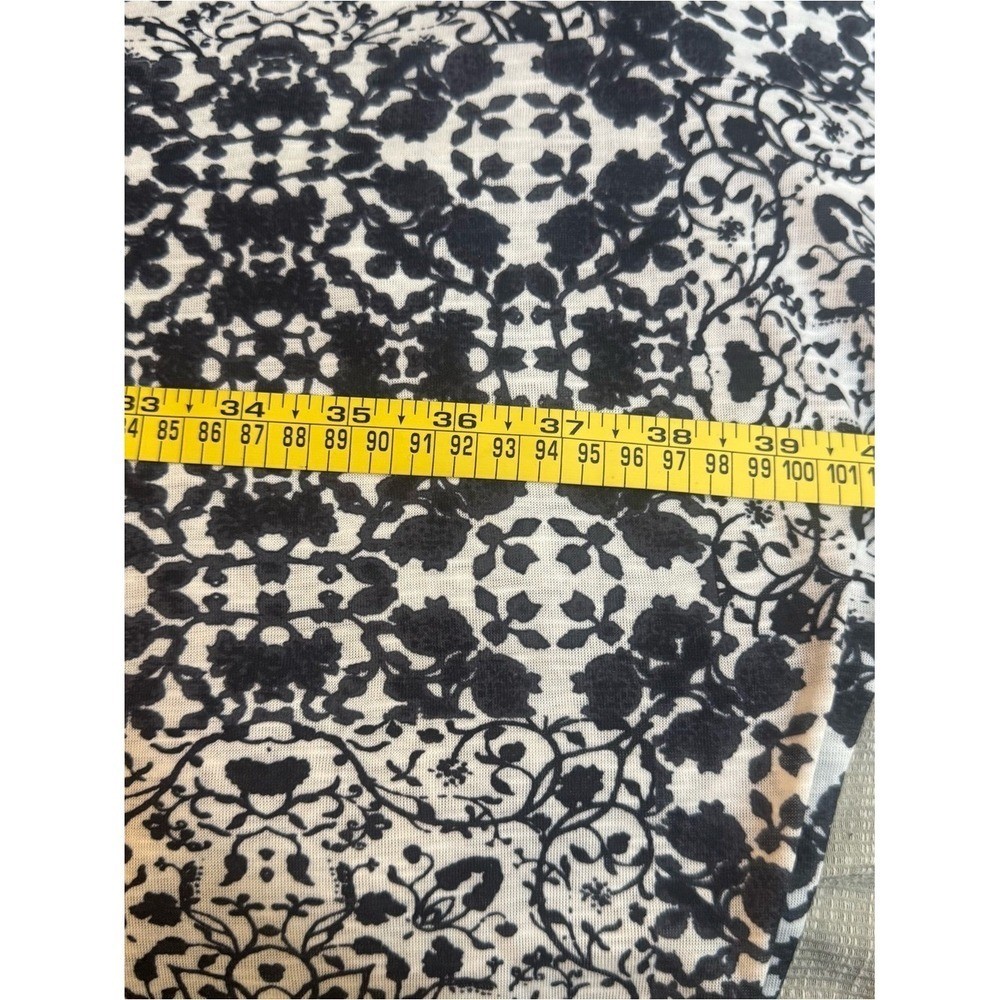 Avenue Black and White Floral Print Top