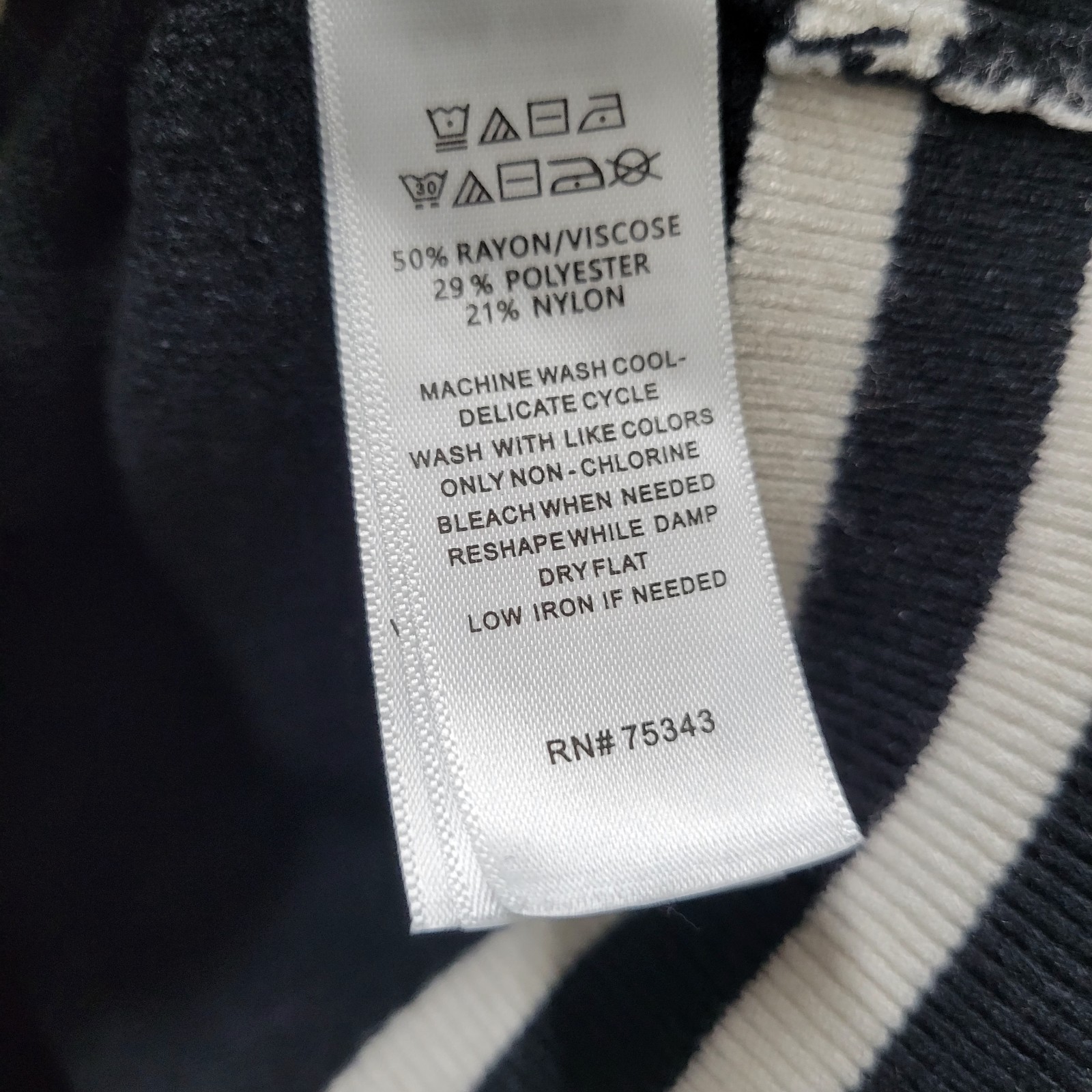 TAHARI Women’s Rayon Polyester Nylon Blend Long-Sleeves Top Blouse Size Large
