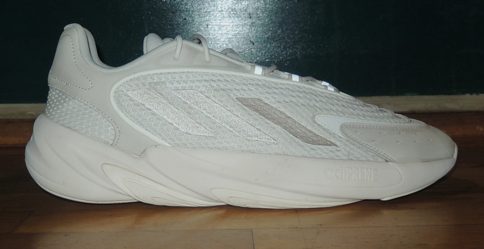 Adidas Ozelia Off White Wonder White Men’s 12 M EU 46 2/3 Excellent condition