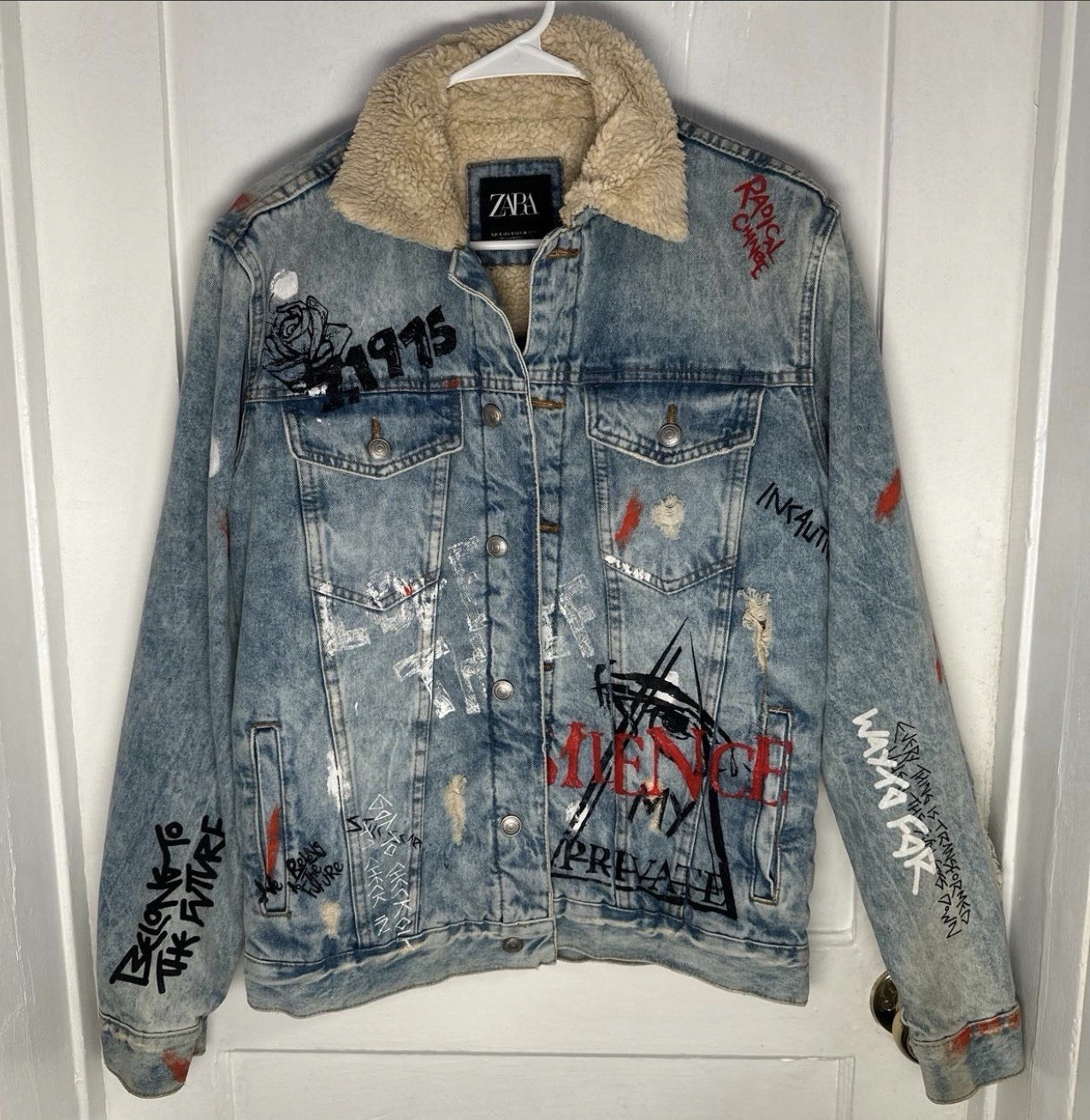 Zara Men’s Blue Sherpa Lined Graphic Print Denim Jacket Button Front S